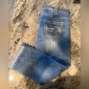 Cowgirl Tuff Women's Blue Capri Jeans